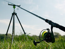 Încărca imaginea în galeria, Mulineta la fider Delphin VENOX SH