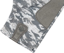 Загрузить изображение в средство просмотра галереи, Перчатки FAVORITE Solar Fishing Gloves 5 Cut Grey