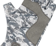Загрузить изображение в средство просмотра галереи, Перчатки FAVORITE Solar Fishing Gloves 5 Cut Grey