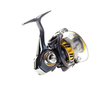 Загрузить изображение в средство просмотра галереи, Катушкa DAIWA 18 Regal LT