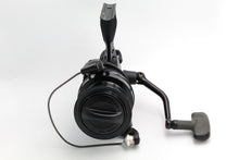 Încărca imaginea în galeria, Катушка OKUMA Powerliner Pro Baitfeeder PLP-6000 - Flagmanshop